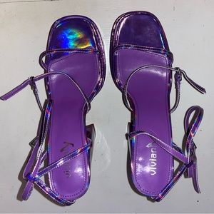 Purple holographic pumps
